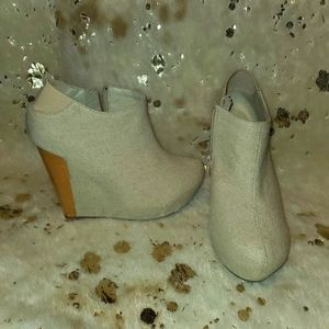 Messeca New York platform tan canvas shoe